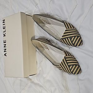 Anne Klein Blue and Tan/gold Striped Pointed Toe Flats